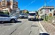 Incidente tra un'auto e una bici elettrica: ferito un uomo