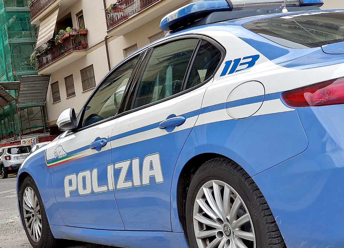 La trans lo ricatta, disposto il divieto  di avvicinamento
