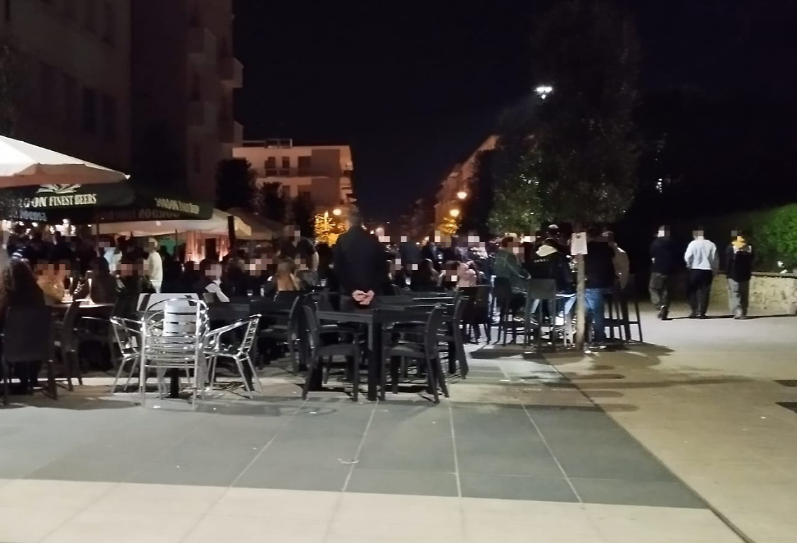 Botte in strada per un panino