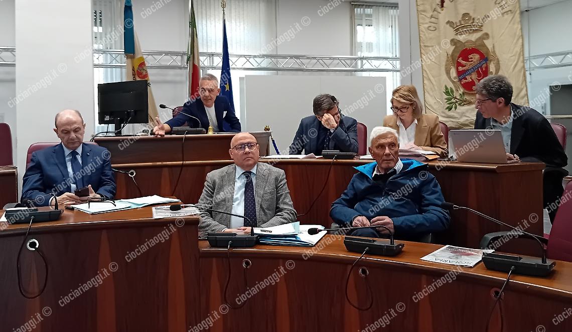 Verifica politica in maggioranza. Avanti pianissimo