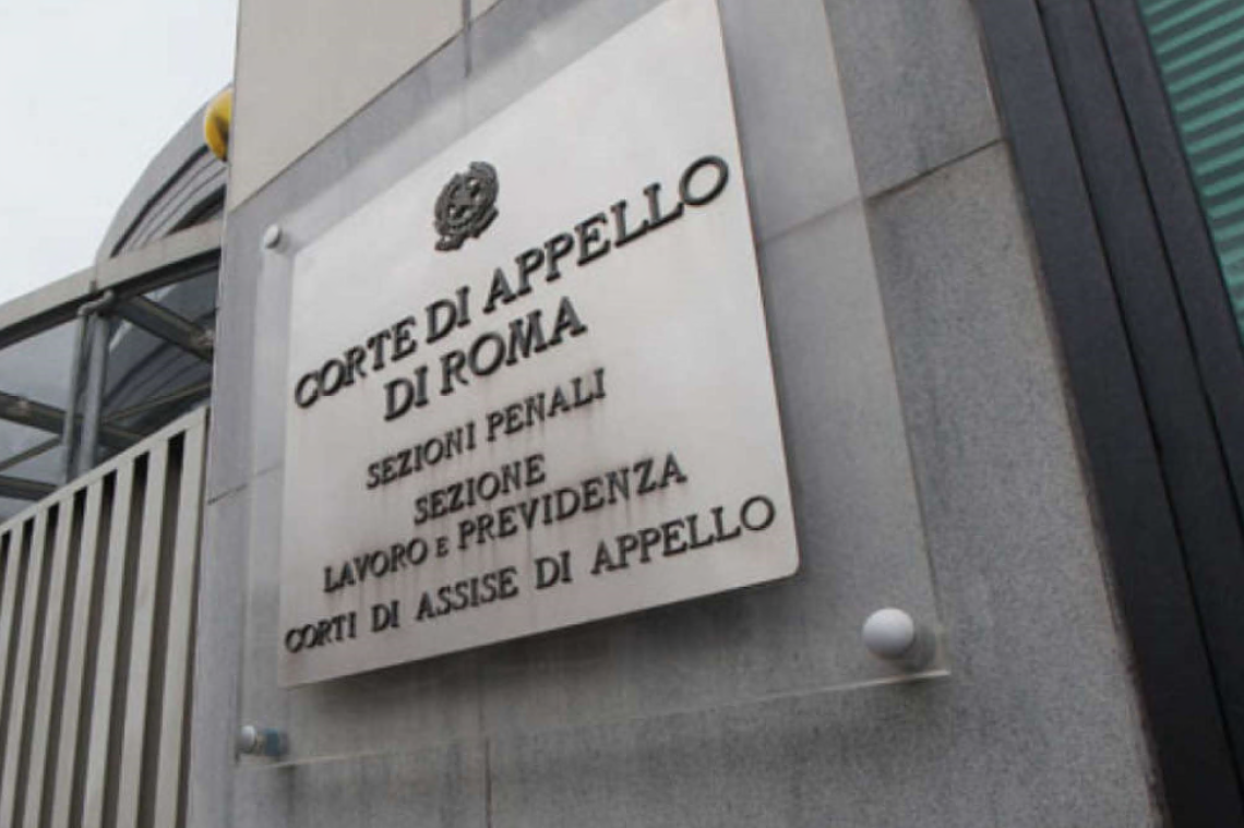 Calci e pugni alla moglie anche davanti al figlio. Pena confermata in appello