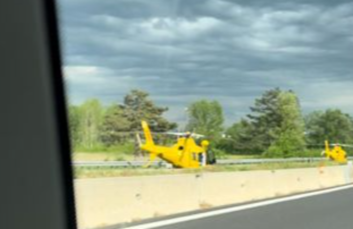 Grave incidente in autostrada. Traffico bloccato