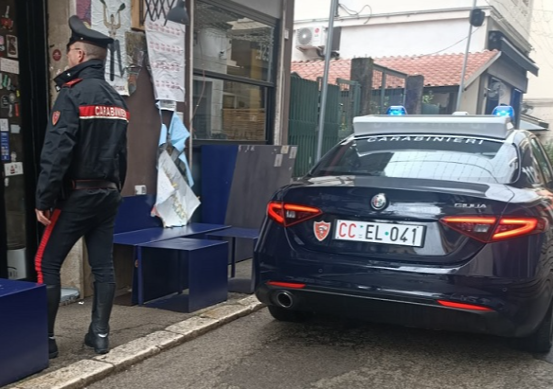 Sorpresa a rubare in un negozio picchia la titolare. Arrestata dai carabinieri