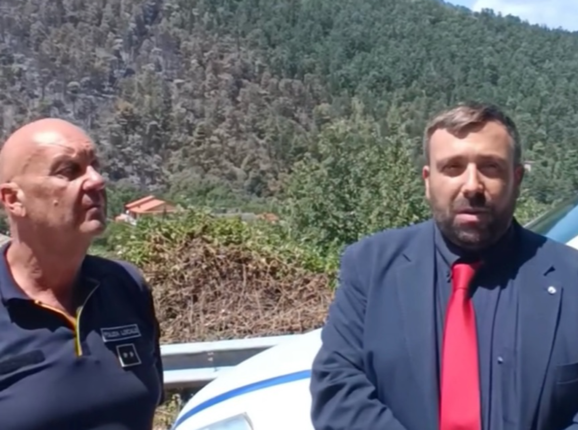 Paese devastato dal rogo. Convocato un vertice