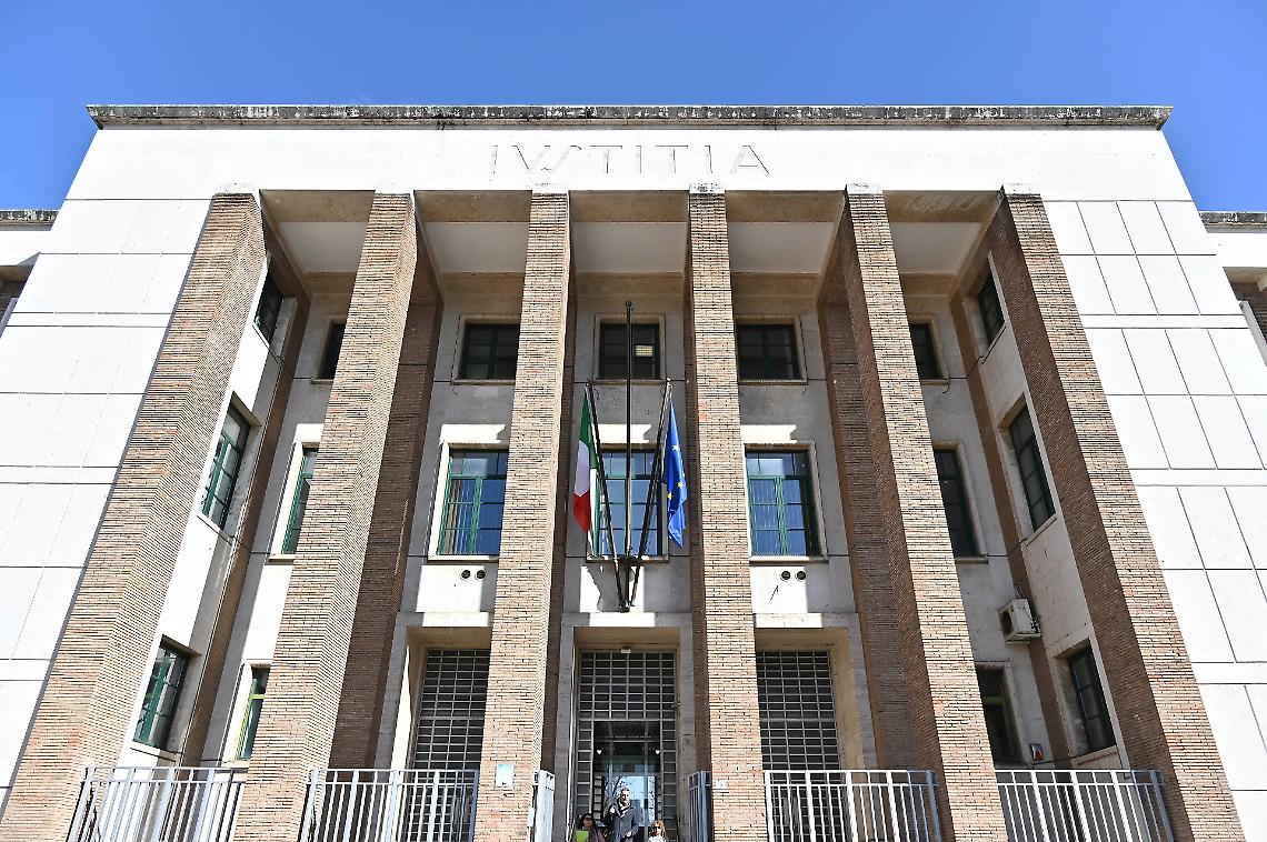 tribunale latina