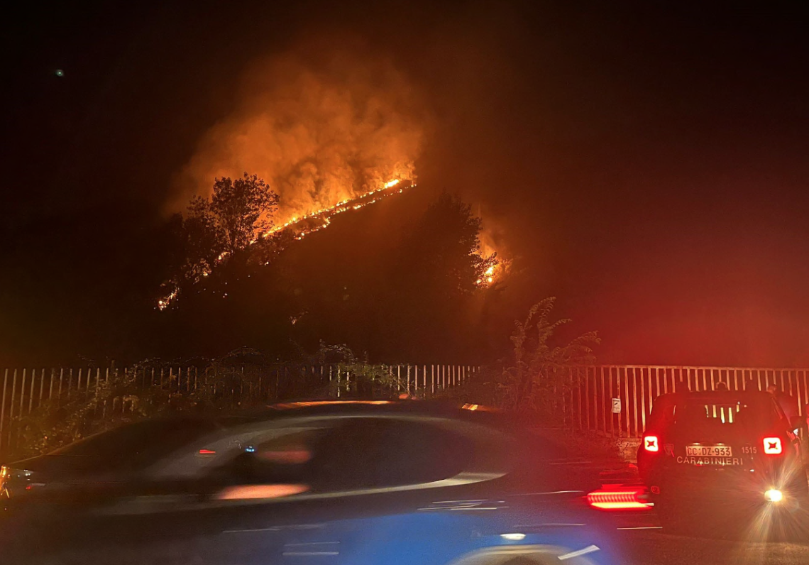 Fiamme a ridosso dei rifiuti. Presto un tavolo tecnico