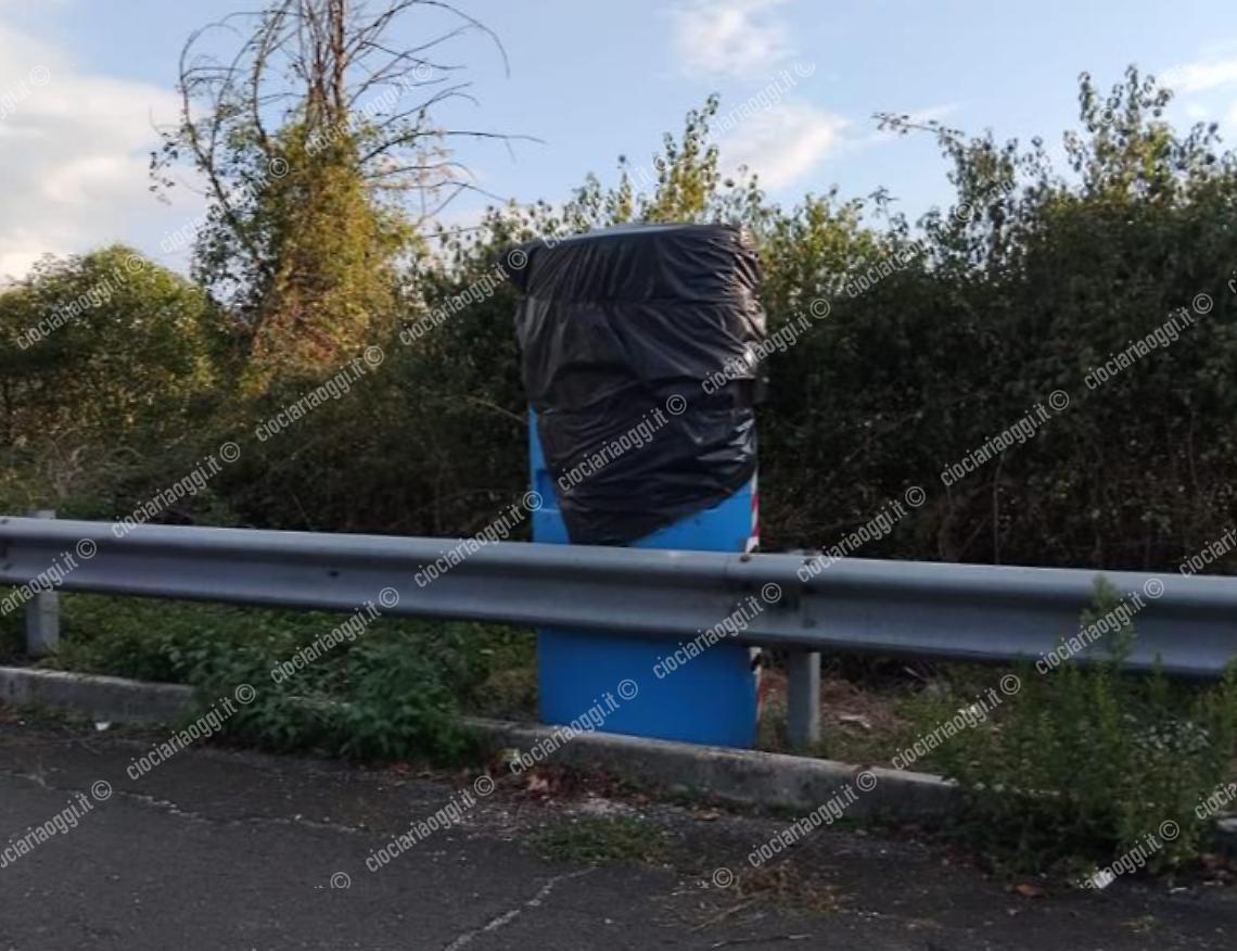 Coperta la colonnina dell'autovelox posizionata sabato 