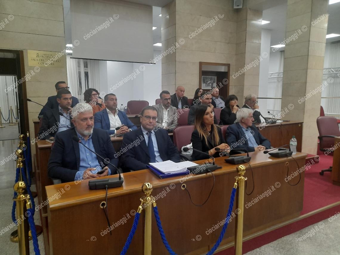 Scuola Pietrobono, il Consiglio vota all’unanimità