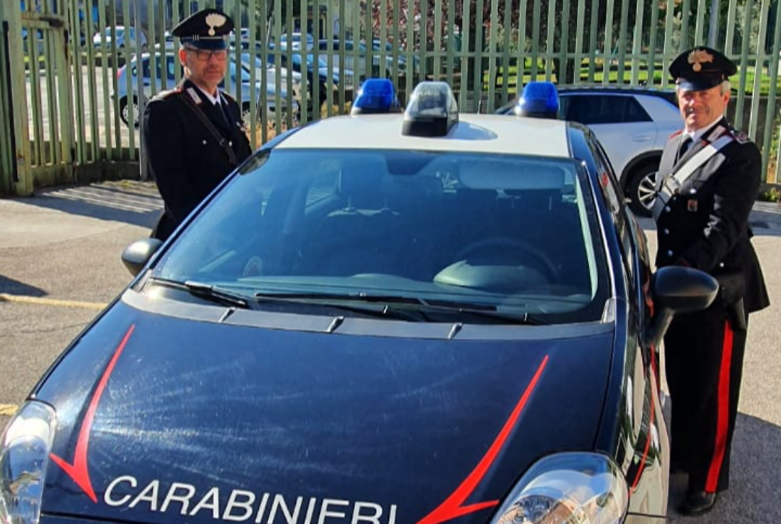 Ruba sigarette, arrestato