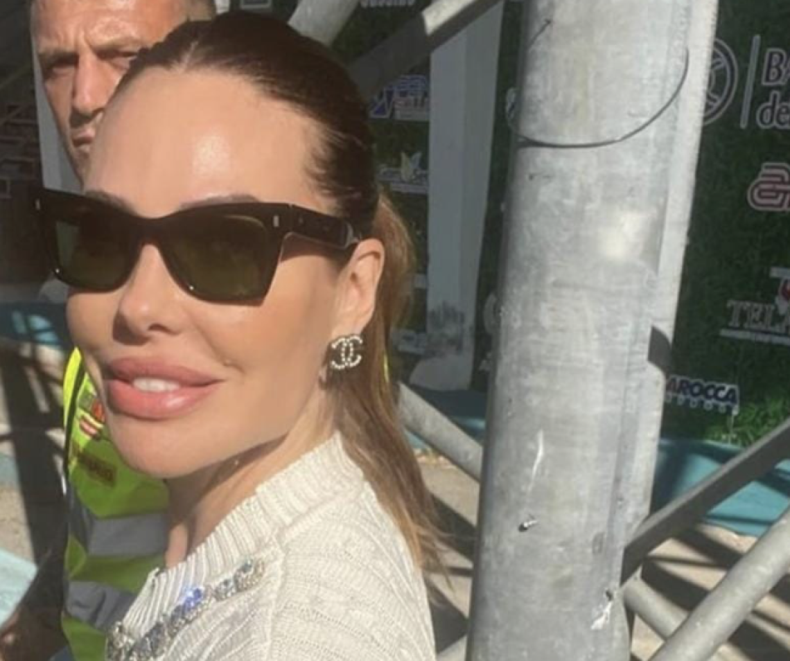 Ilary Blasi sugli spalti per seguire il figlio Cristian Totti