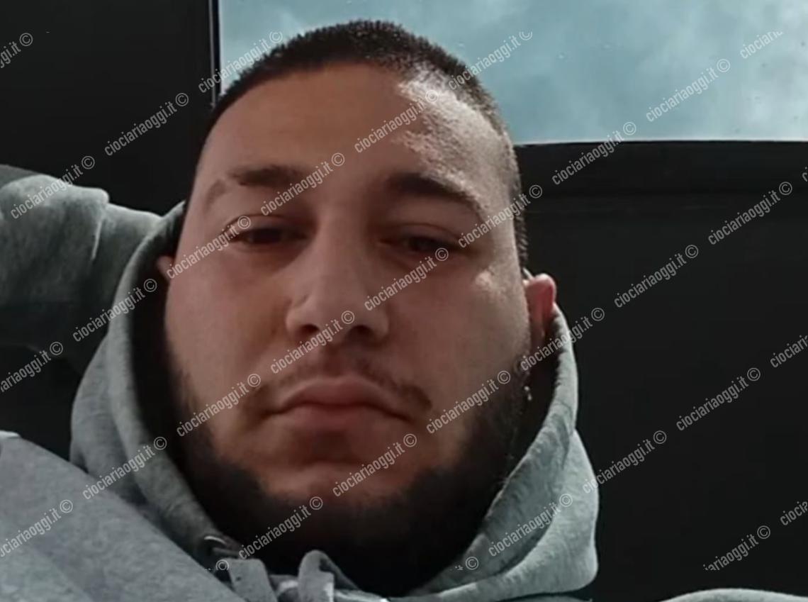 Tragico incidente nella notte. La vittima è Riccardo Pizzuti