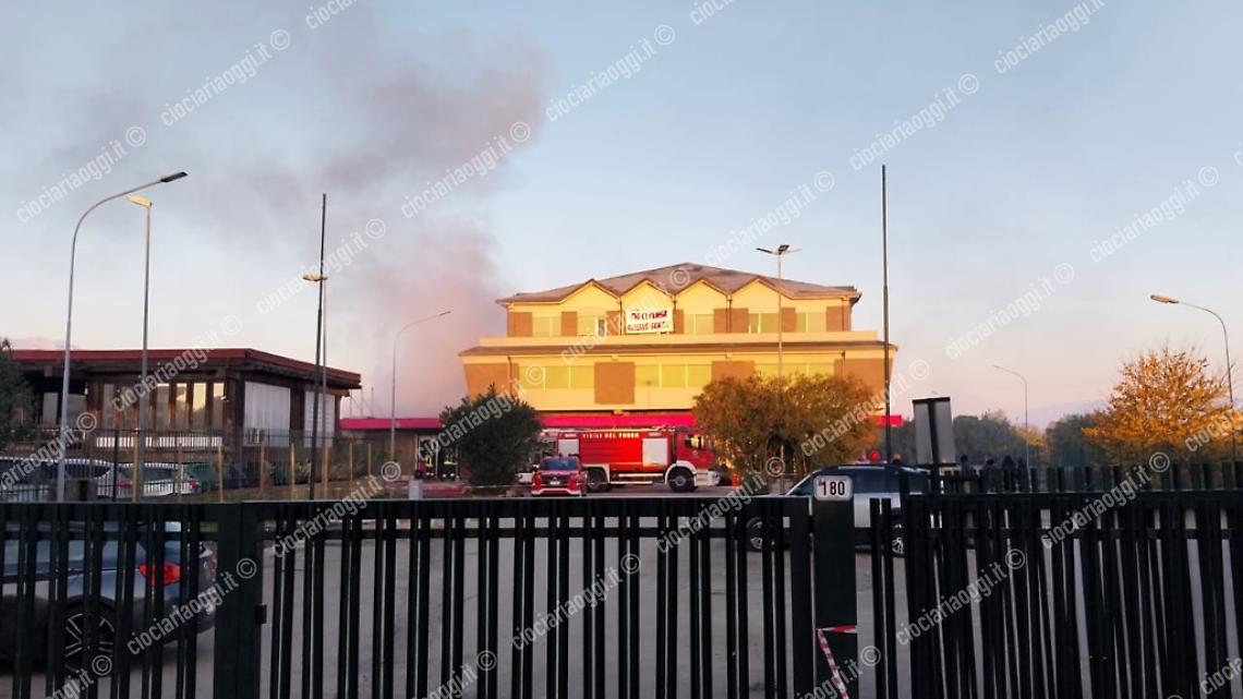 Ecco come ha agito il piromane di "Pianeta Outlet"