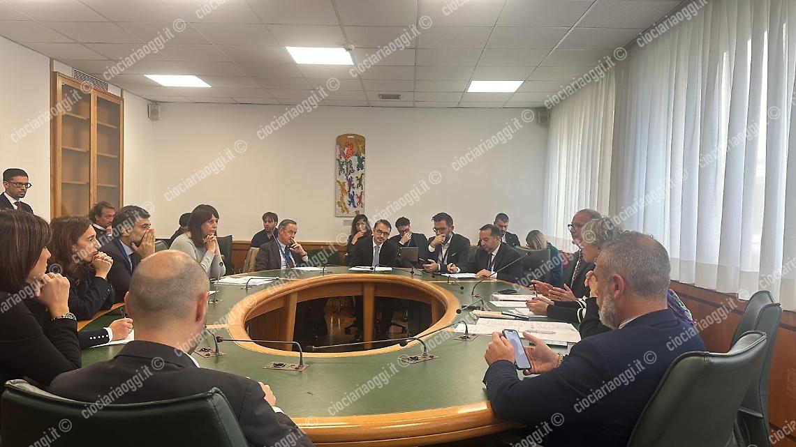 Stazione Tav, diretta incontro Regione Lazio-Trenitalia | LIVE