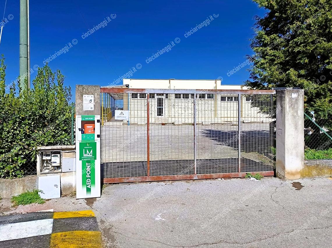 Scuola nel degrado: aule allagate e intonaci a rischio caduta. La protesta di genitori e insegnanti