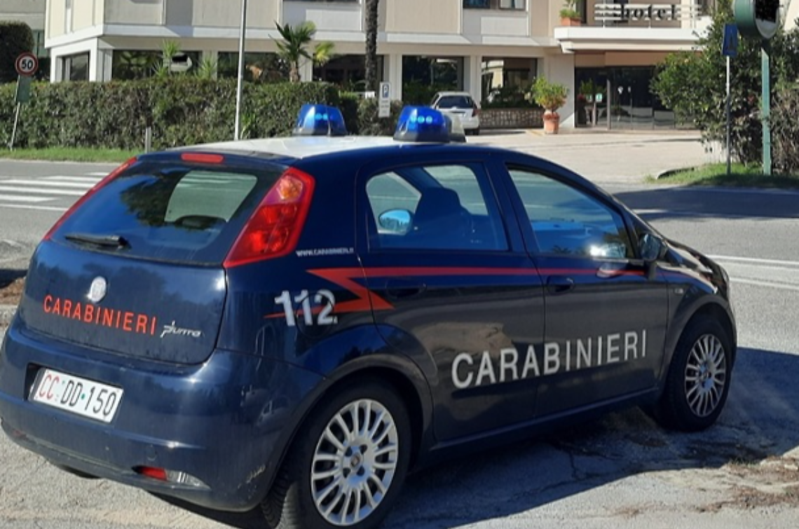 Sequestrato e rapinato, un arresto