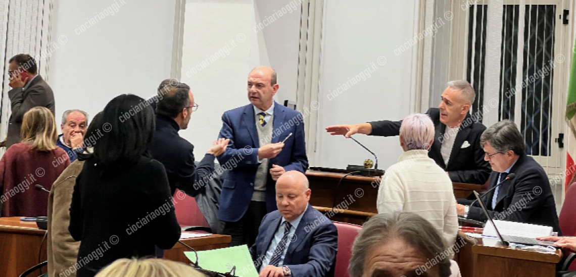 Maggioranza, Mastrangeli e Tagliaferri. Guerra di nervi