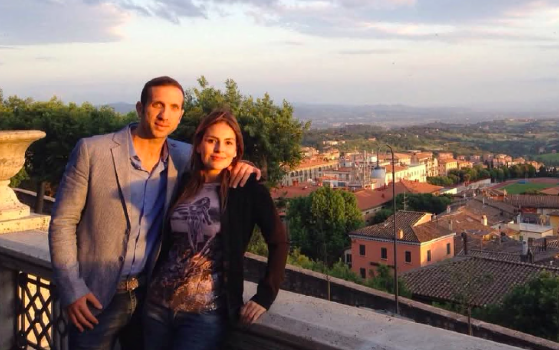 Partorisce in auto. Tutto il paese gioisce per l'arrivo del piccolo Federico 
