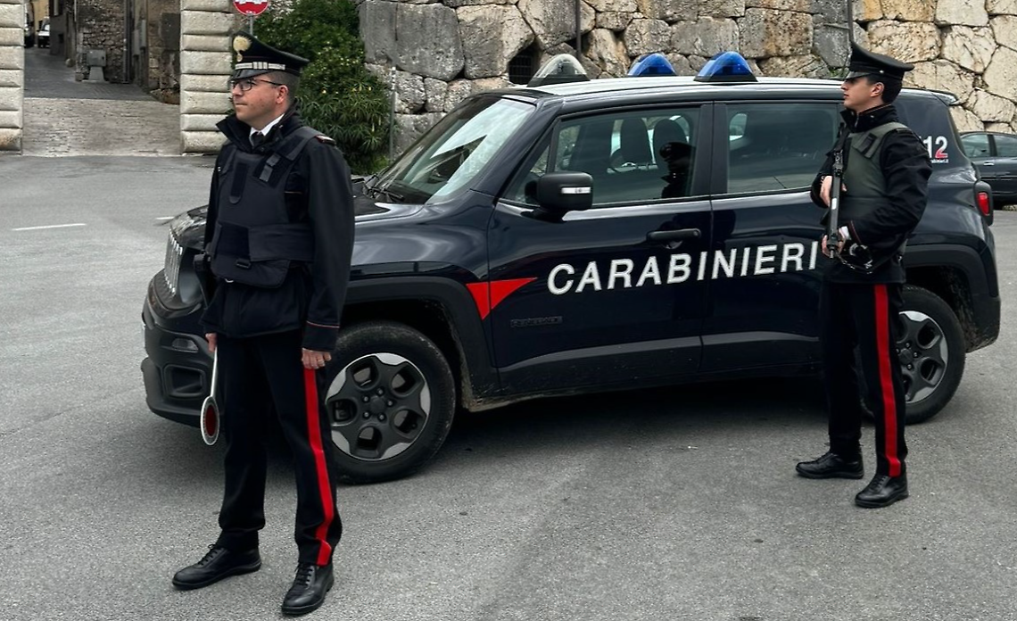 Controlli a tappeto dei carabinieri. Due persone segnalate per stupefacenti