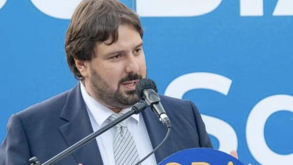 Il paese sconvolto per la morte del giovane sindaco Petrini. Sabato il funerale