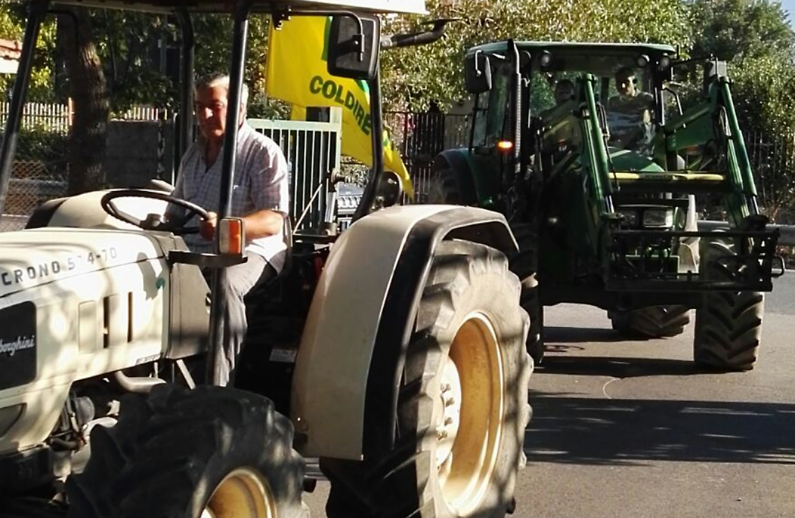 Stangata per gli agricoltori. Trattori in protesta