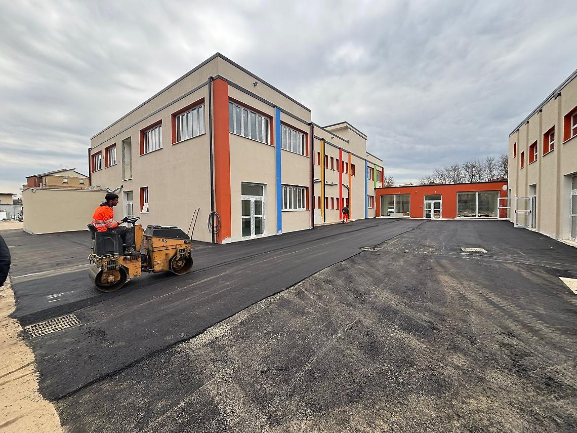 Cantiere del plesso di Madonna della Neve. A primavera la nuova scuola