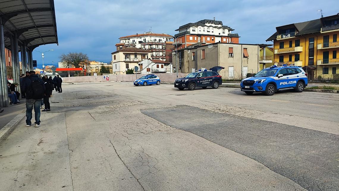 Operazione interforze. Allontanati ed espulsi