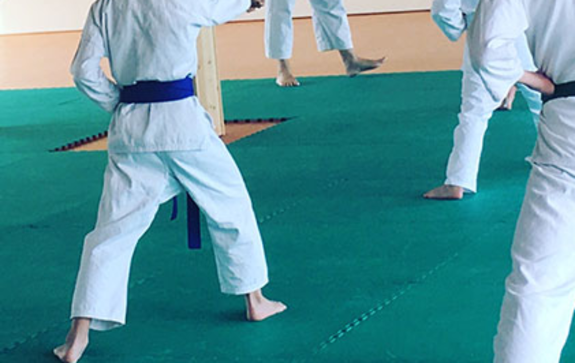Abusi su minori, maestro di karate finisce ai domiciliari