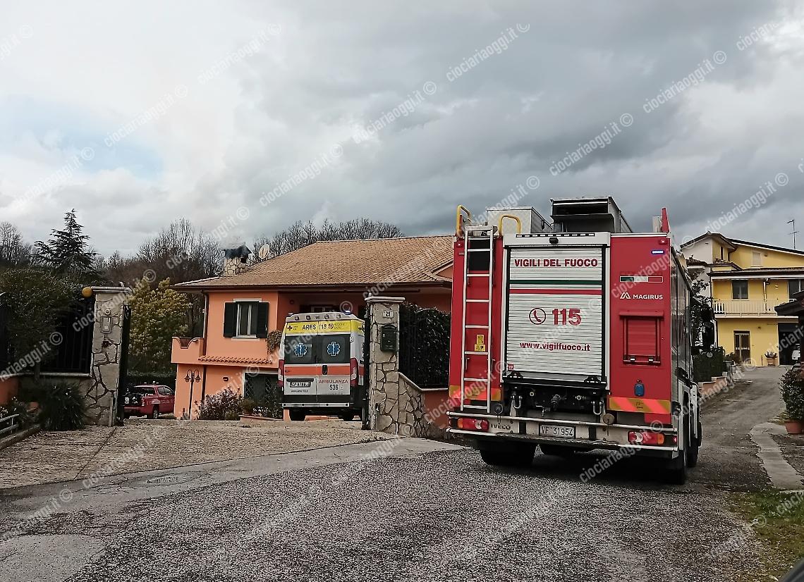 Si ostruisce la canna fumaria, paura per una coppia di anziani
