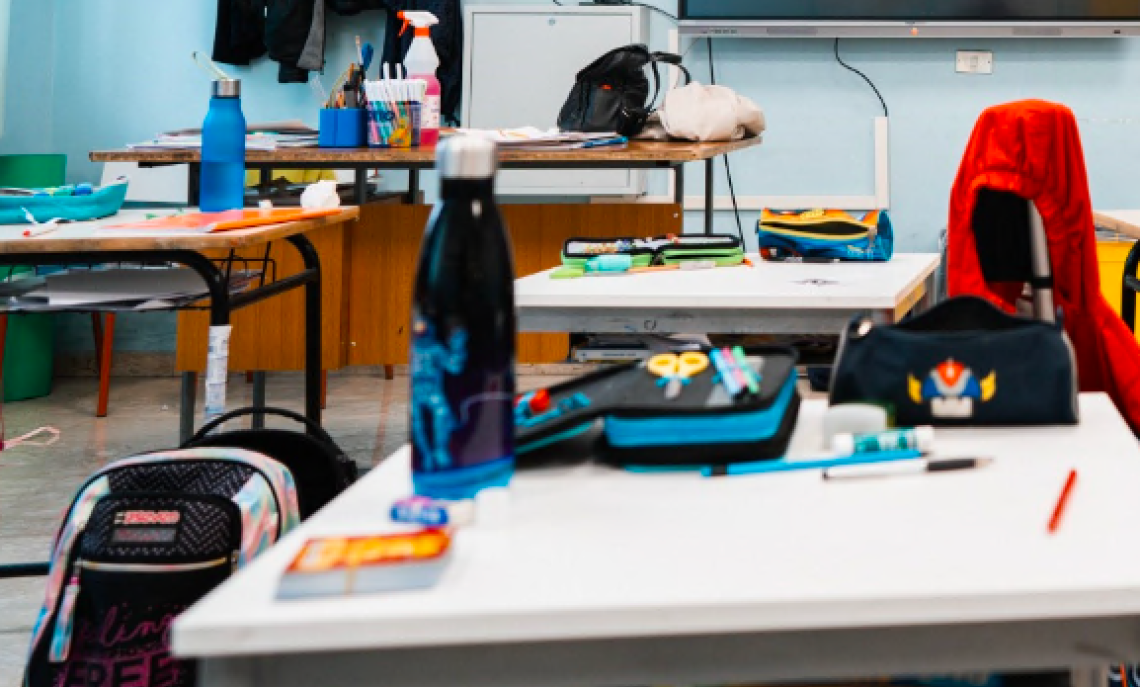 Bambini senza scuola e senza vaccini. Per uno dei due si cerca un compromesso