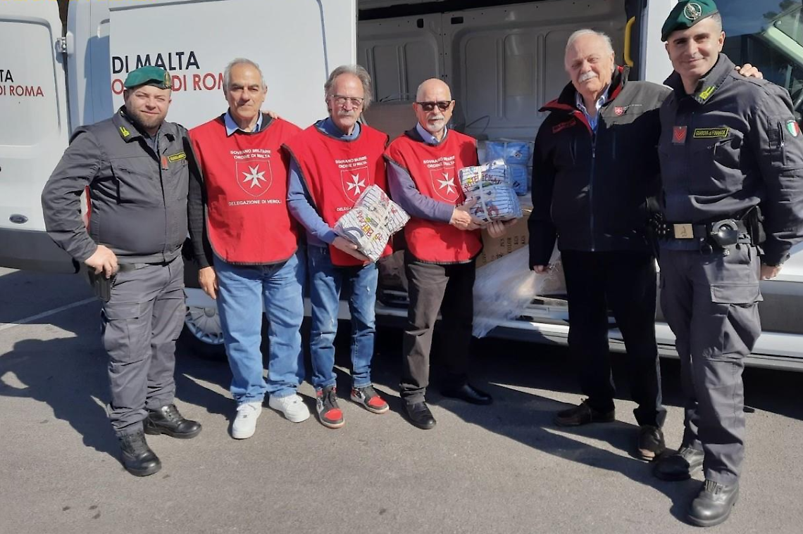 L'operazione anticontraffazione si trasforma in gesto di solidarietà: donati oltre 2.500 pigiami sequestrati