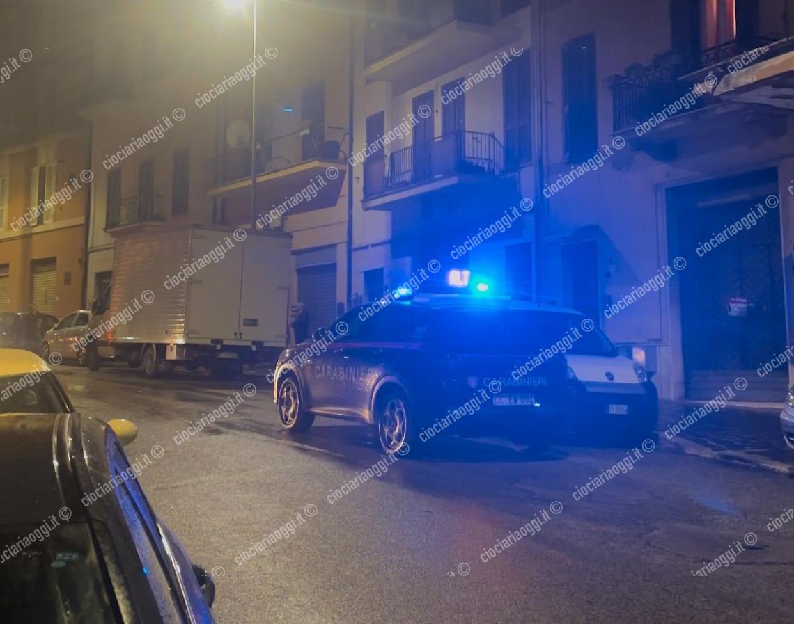 Carabinieri sul luogo del suicidio