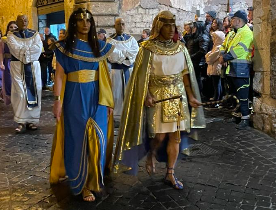 Cavallo caduto in processione. La Pro loco replica alle critiche  