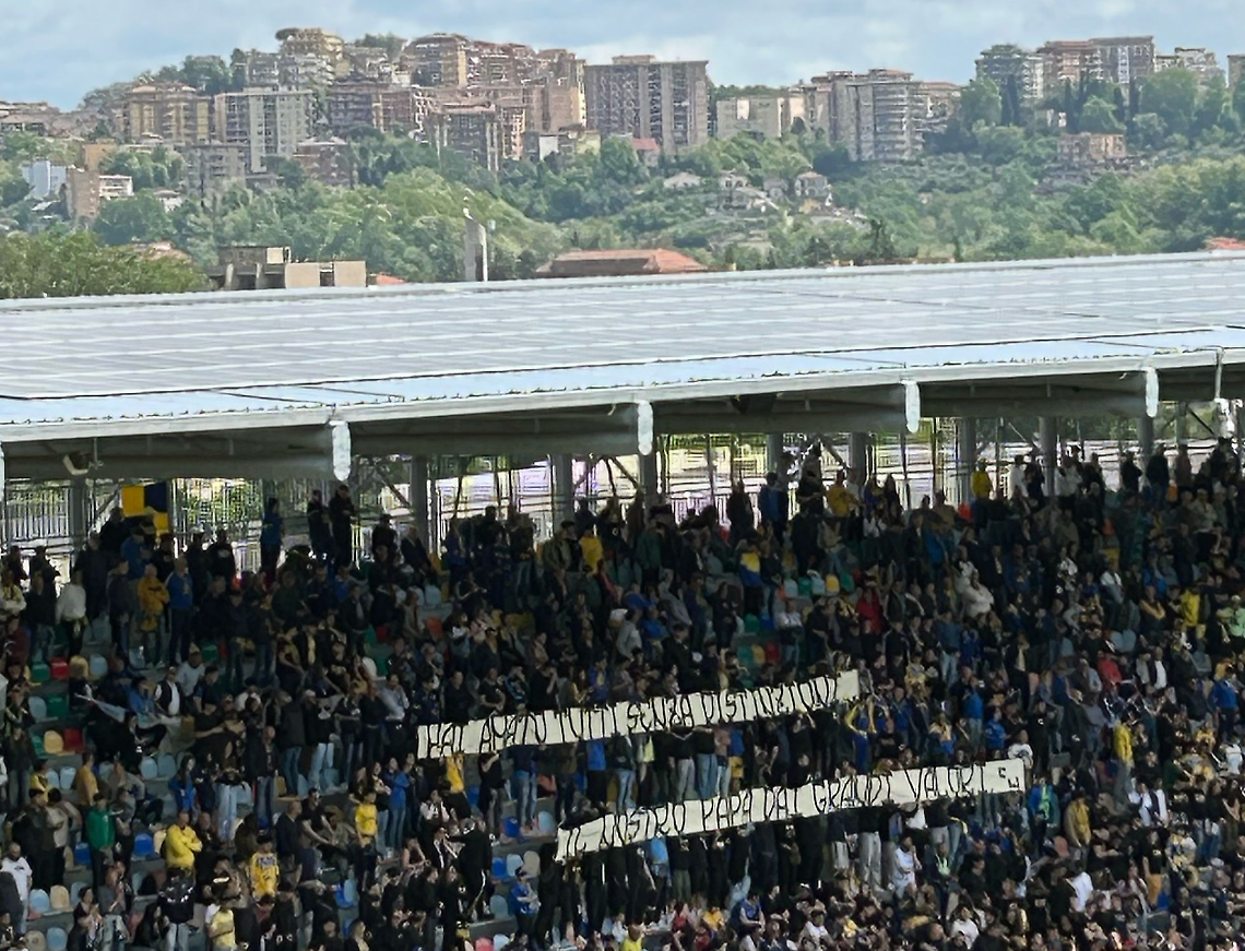 Strisciona per Papa Francesco