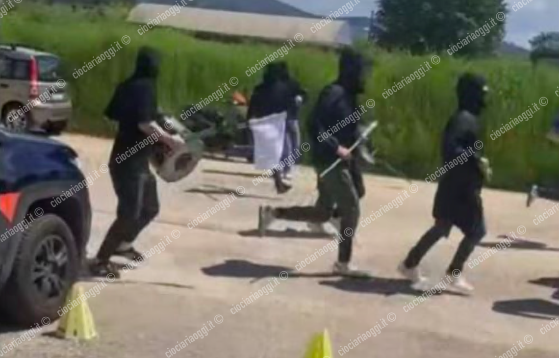 Violenta rissa durante la partita. Sulle tracce dei tifosi violenti 