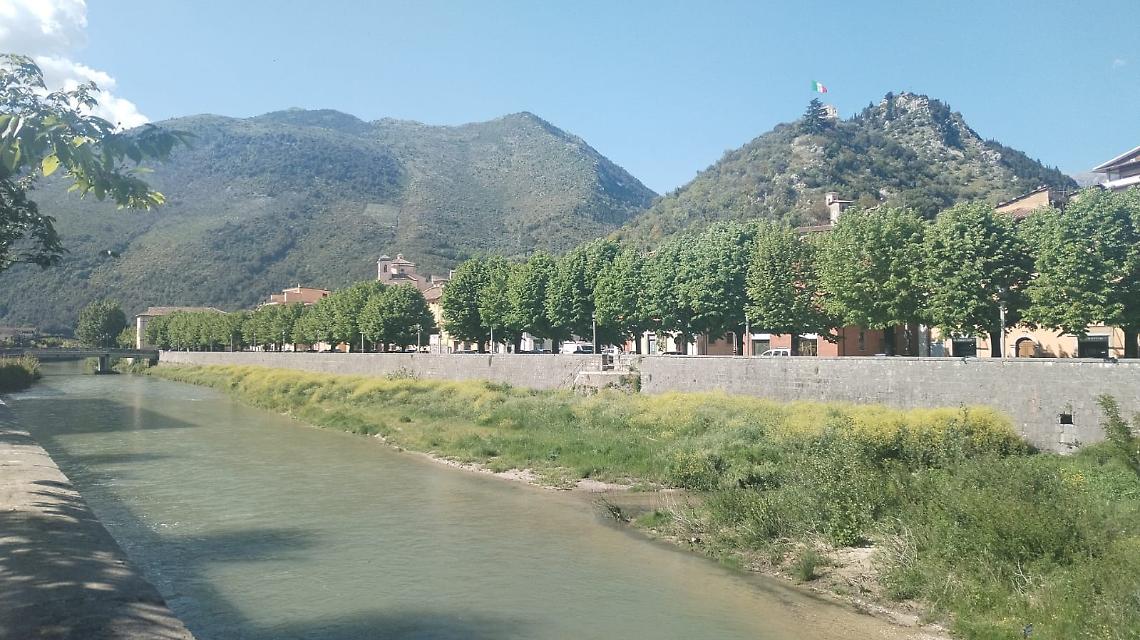 Muraglioni sul Liridifesi da banchine