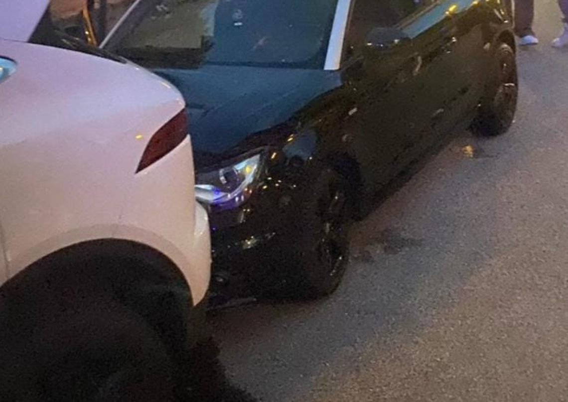 Tamponamento tra tre auto: sul posto l'ambulanza