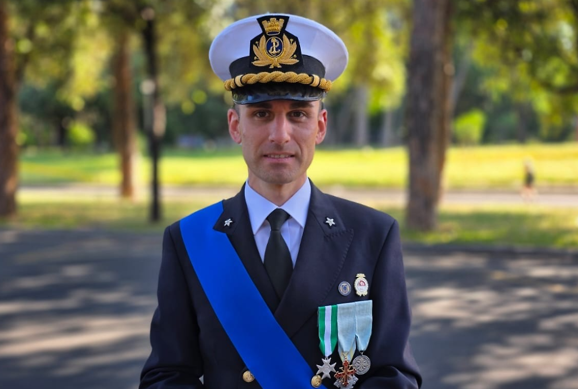 Parata del 2 giugno: il Capitano di Corvetta Tommaso D’Arpino al comando della Compagnia d’onore del Corpo delle Capitanerie di Porto