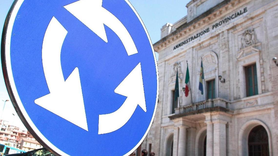 Provincia, venti di riforma. Ma si sgomita per la “Delrio”