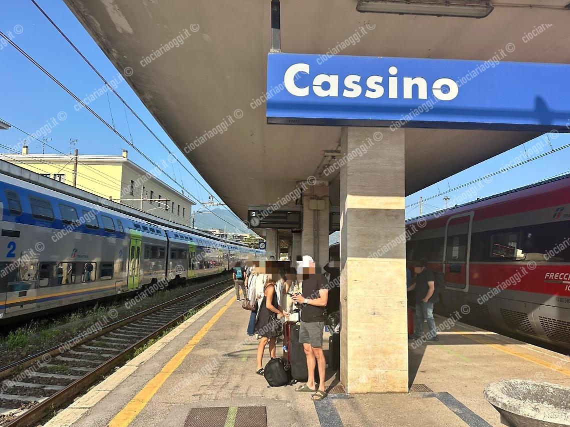 Caos sul Frecciarossa Milano - Napoli. Passeggeri fermi a Cassino 