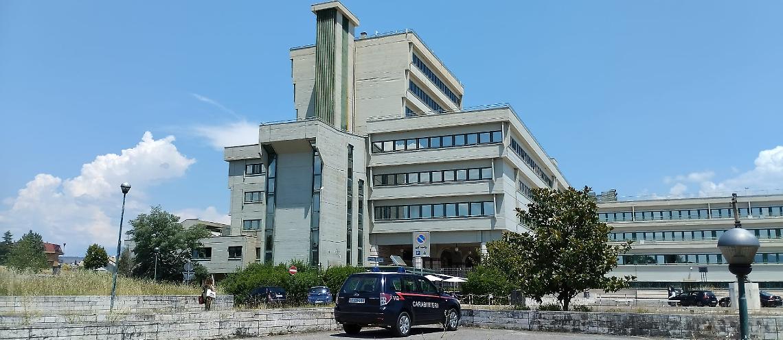 Schiaffi e pugni ai minori della casa famiglia: otto condanne