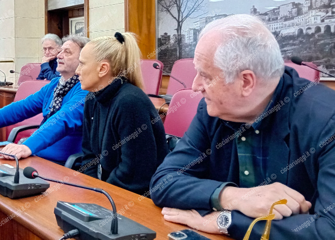 La movida accende lo scontro