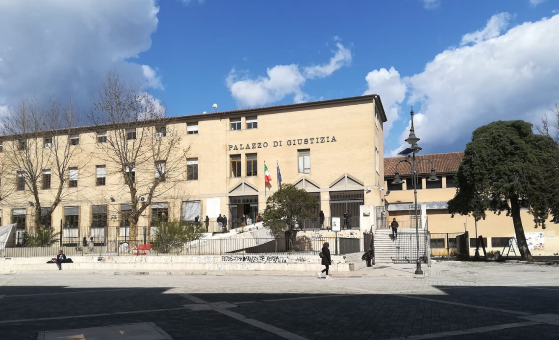 Estorsione e usura: a processo il commercialista Zaccardelli e il figlio