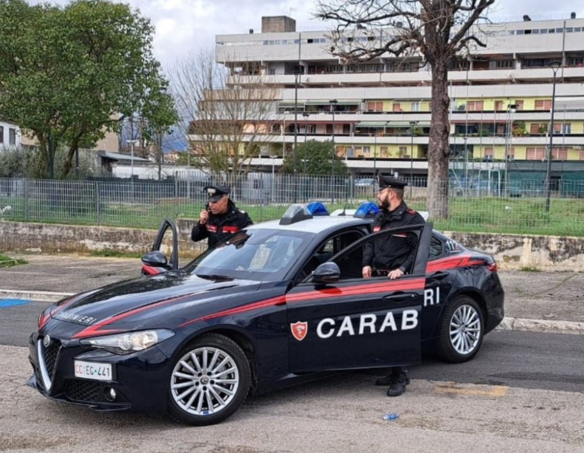 Torturato, minacce al telefono