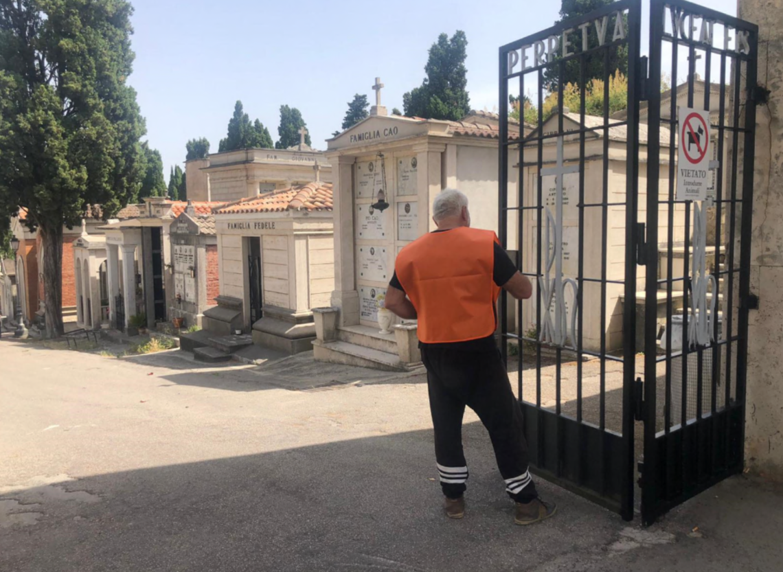 Una task force per il cimitero