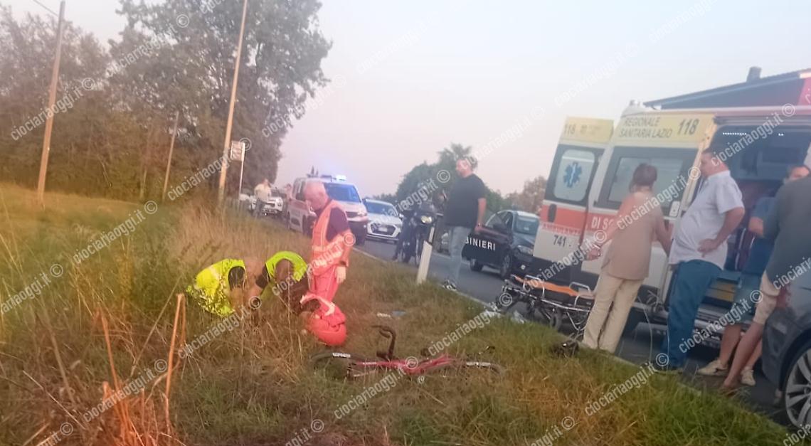 Incidente sulla Casilina: ciclista investito da un'auto