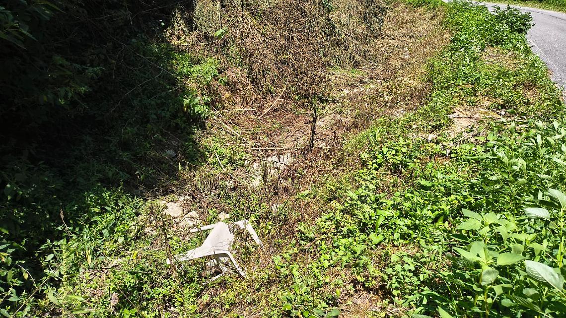 Alveo del rio Cancello stracolmo di rami: pericolo per eventuali piogge