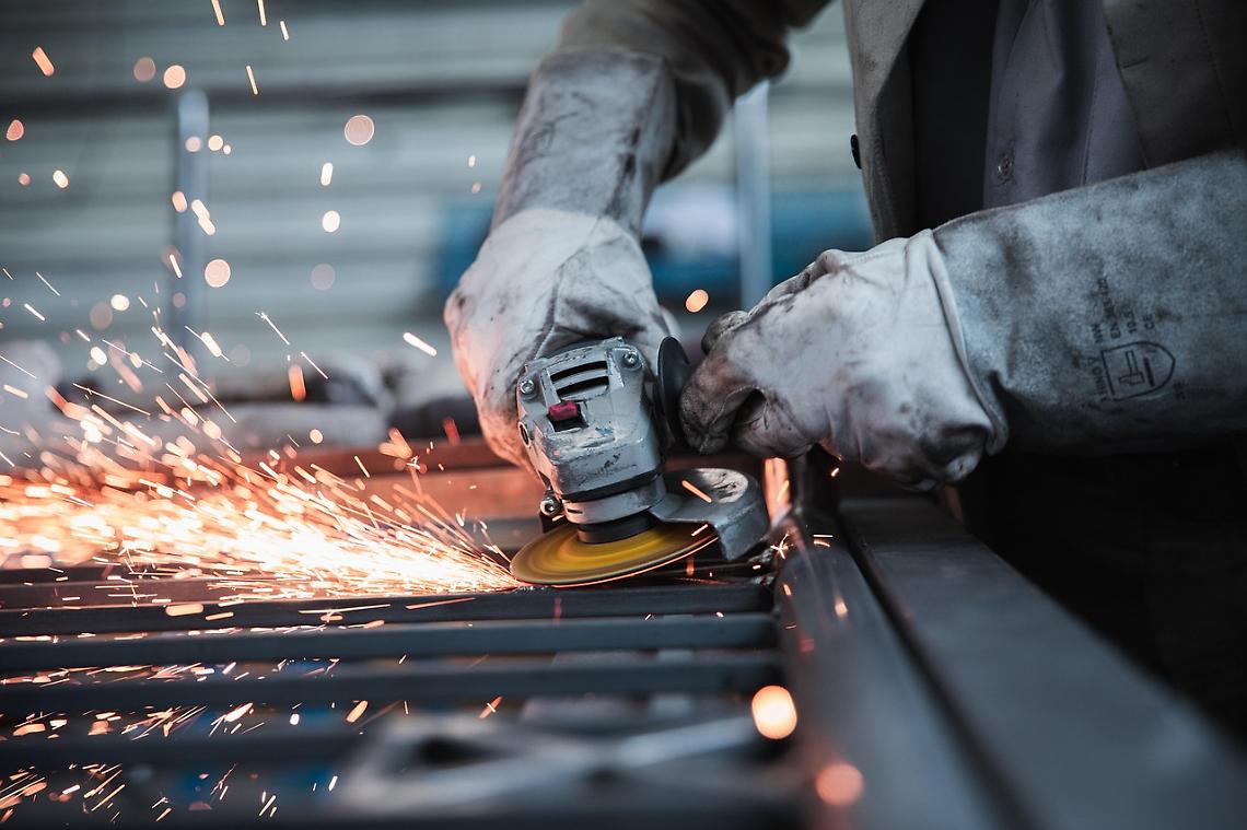 Sotto l’ombrellone il lavoro: le assunzioni ad agosto