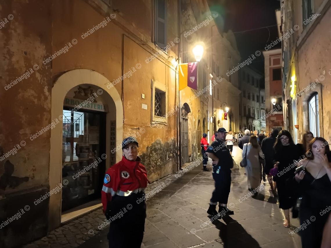 Paura ad Anagni. Cadono calcinacci da un antico palazzo