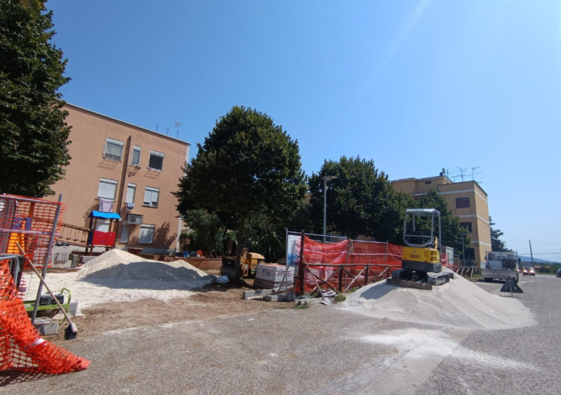 Dopo la pausa si corre. Ripartono i cantieri