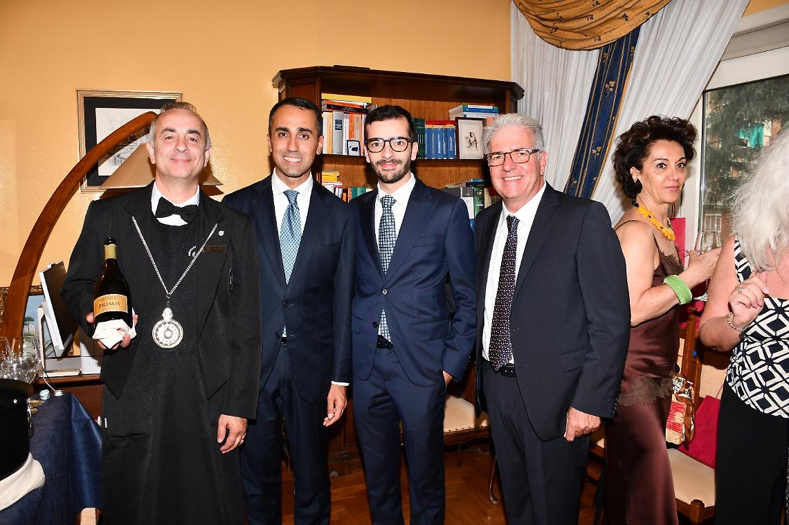 Di Maio incontra i vertici di Antica Tenuta Palombo